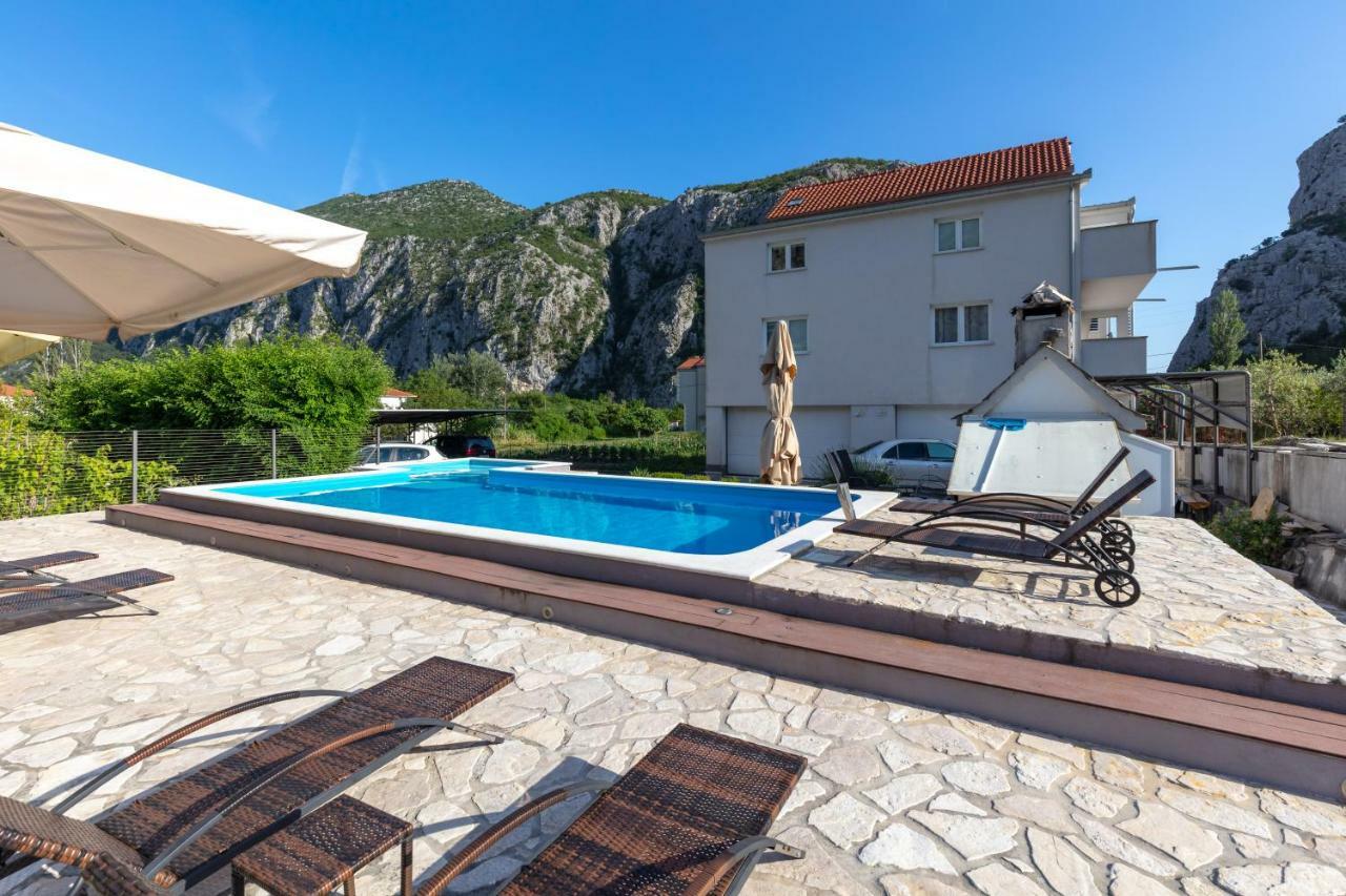 Apartments Bubalo 오미스 외부 사진