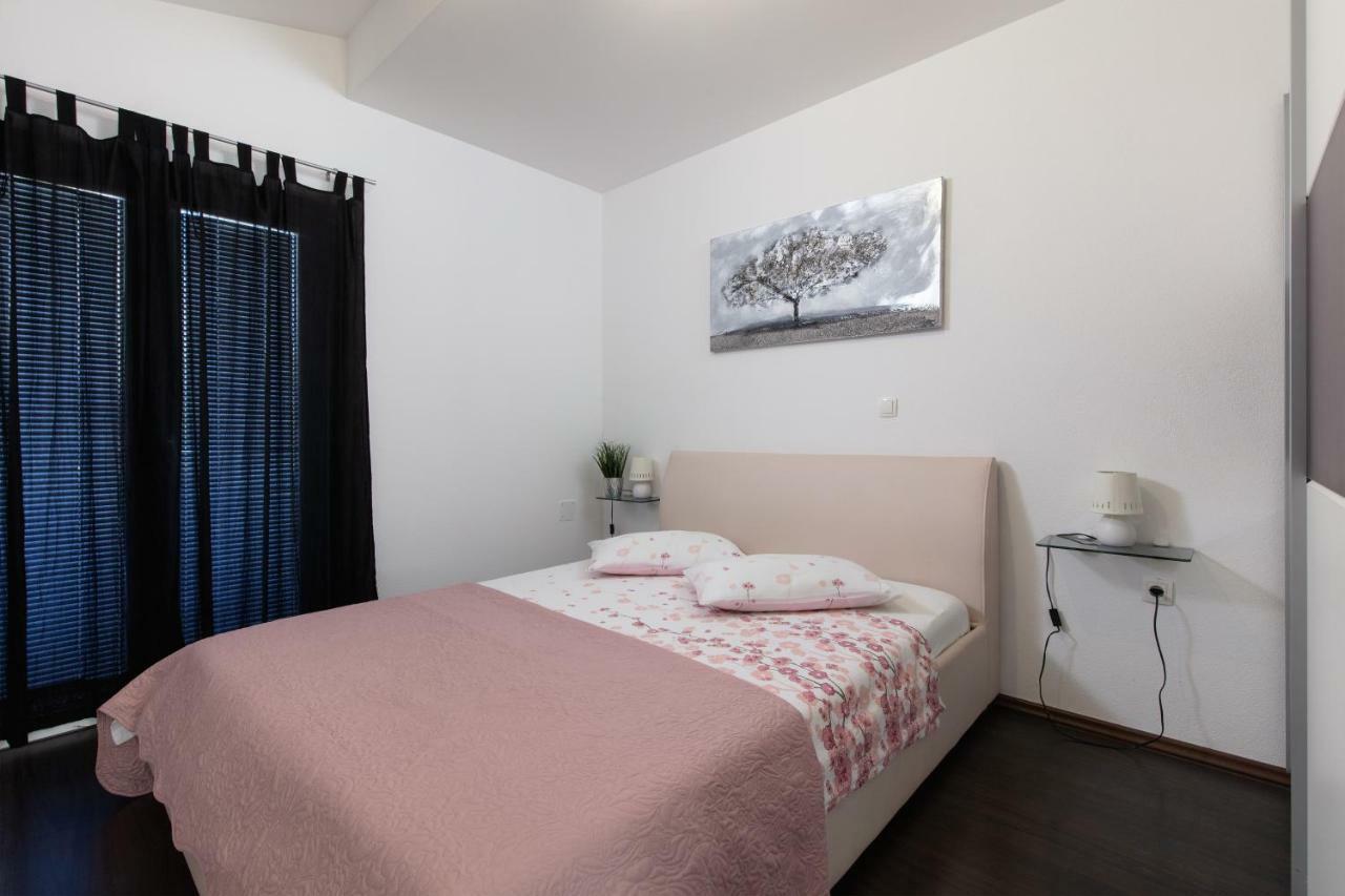 Apartments Bubalo 오미스 외부 사진