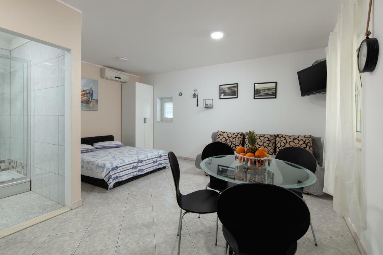 Apartments Bubalo 오미스 외부 사진