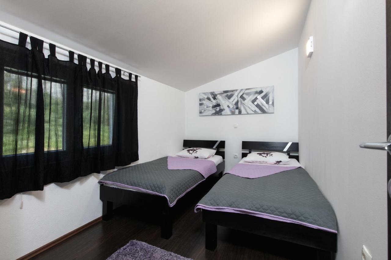 Apartments Bubalo 오미스 외부 사진